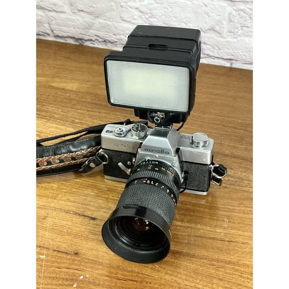 MINOLTA SRT 101 SLR 35mm Film Camera W/ Lens and Flash - Picture 9 of 16